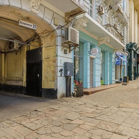 Apartment Near Deribasovskaya أوديسا المظهر الخارجي الصورة