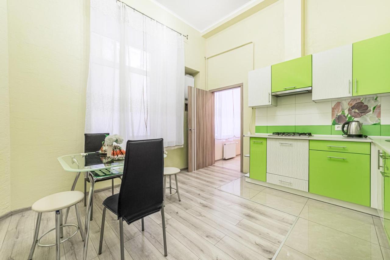 Apartment Near Deribasovskaya أوديسا المظهر الخارجي الصورة