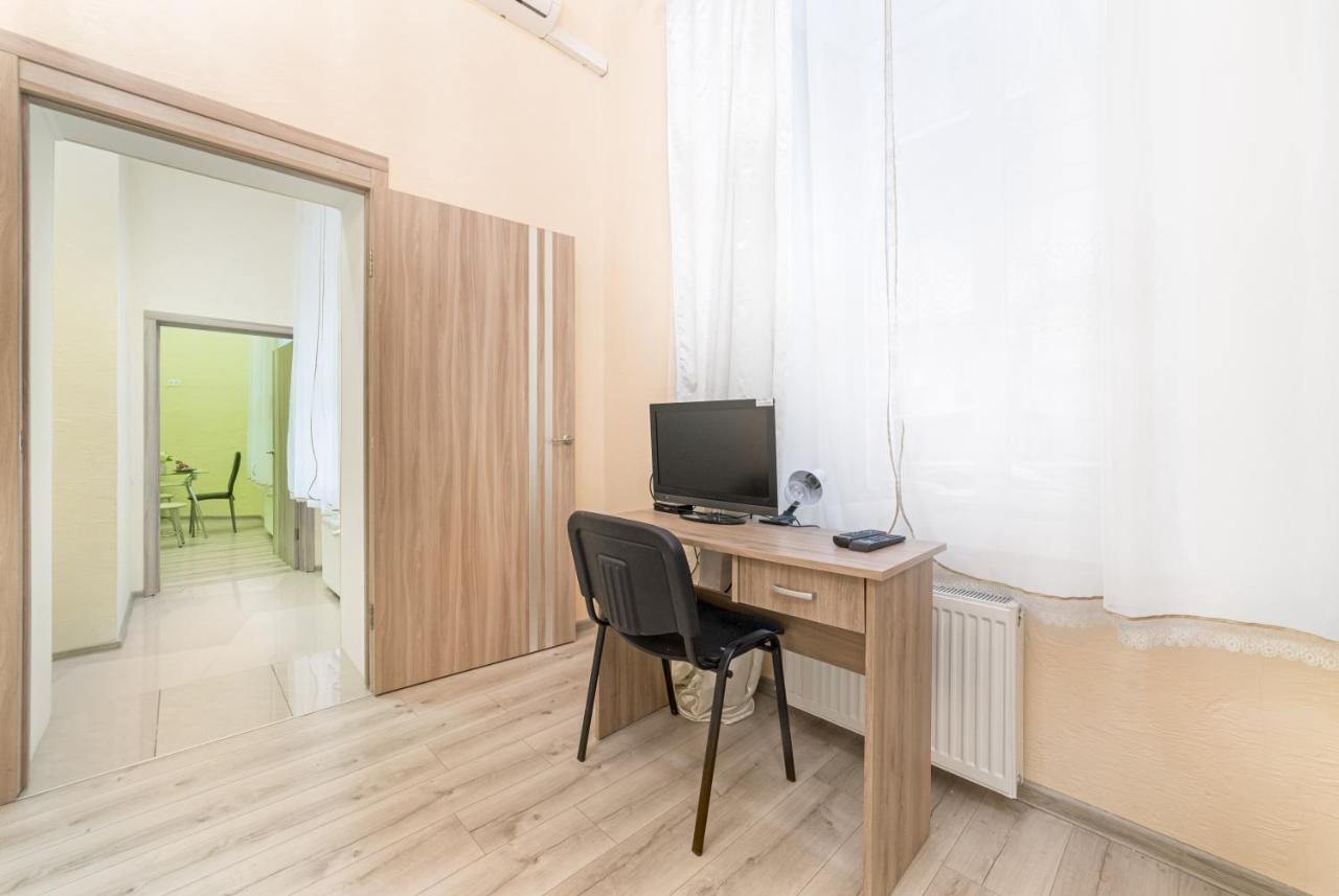 Apartment Near Deribasovskaya أوديسا المظهر الخارجي الصورة