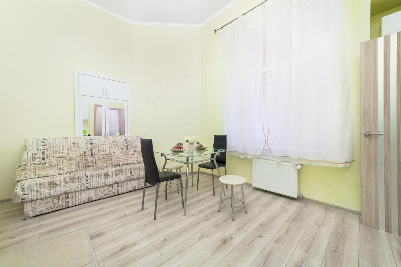 Apartment Near Deribasovskaya أوديسا المظهر الخارجي الصورة