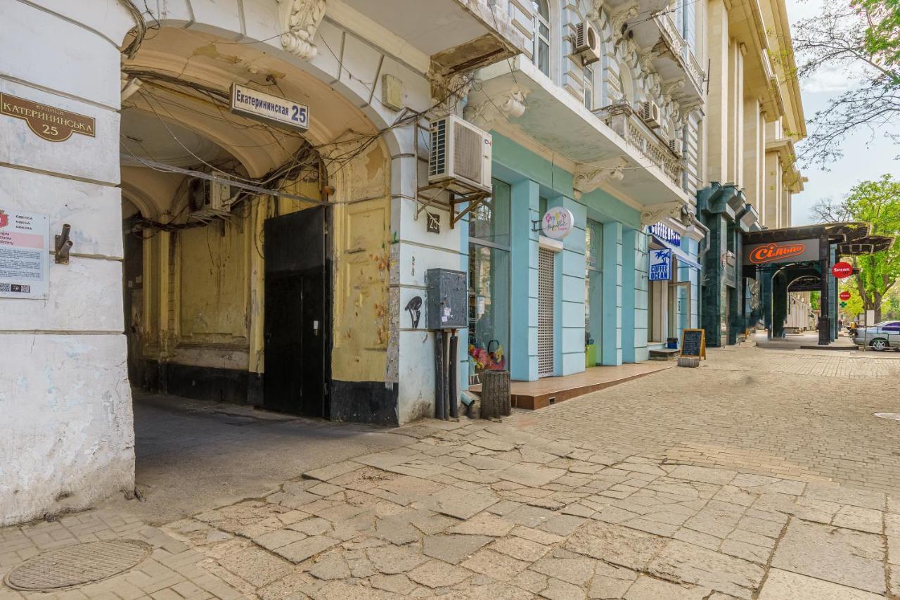 Apartment Near Deribasovskaya أوديسا المظهر الخارجي الصورة